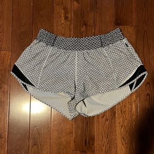 Lululemon Hotty Hot Shorts, 2.5”, Size 8